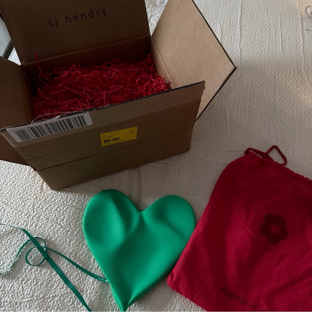 Brand NEW CJ Hendry Deflated Heart Balloon Green